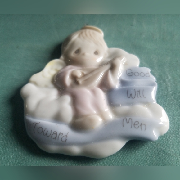 Rare Precious Moments Baby Angel on Cloud Christmas Ornament Ex Cond 3" x 2.5" - Picture 3 of 6